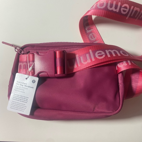 NWT Lululemon Everywhere Belt Bag - Picture 3 of 8
